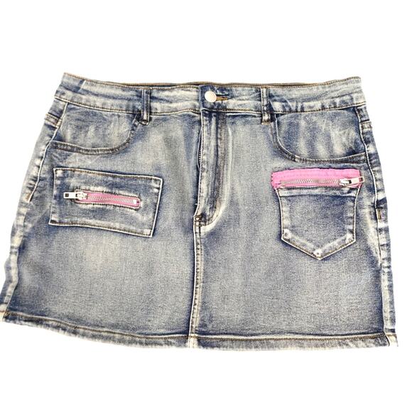 Blue Jean skirt with Pink on front pockets s/m - Picture 4 of 8